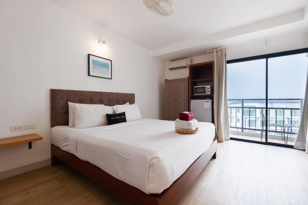 The Corner Lodge Pattaya Exterior photo